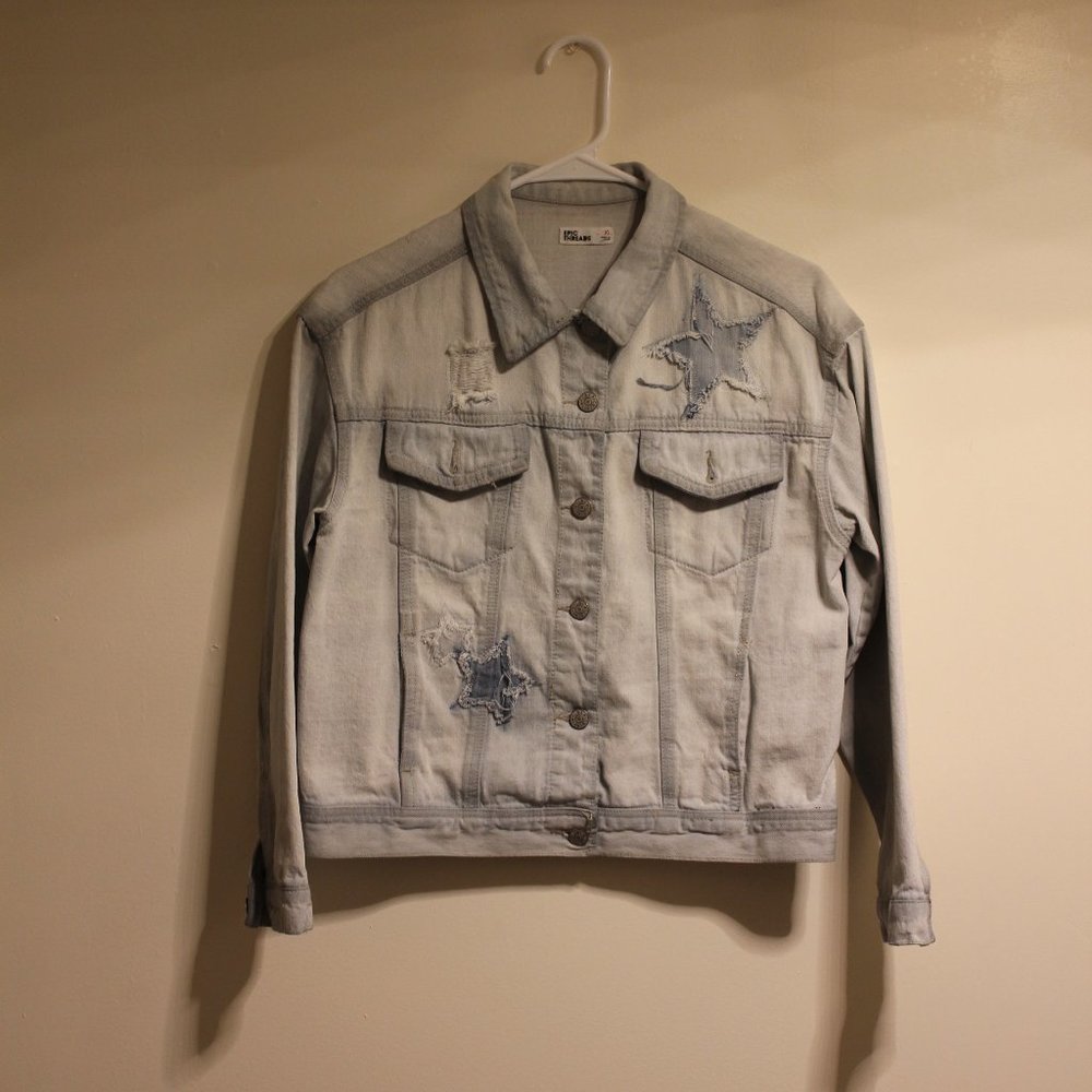 Epic Threads Denim Jacket With Star Patches XL